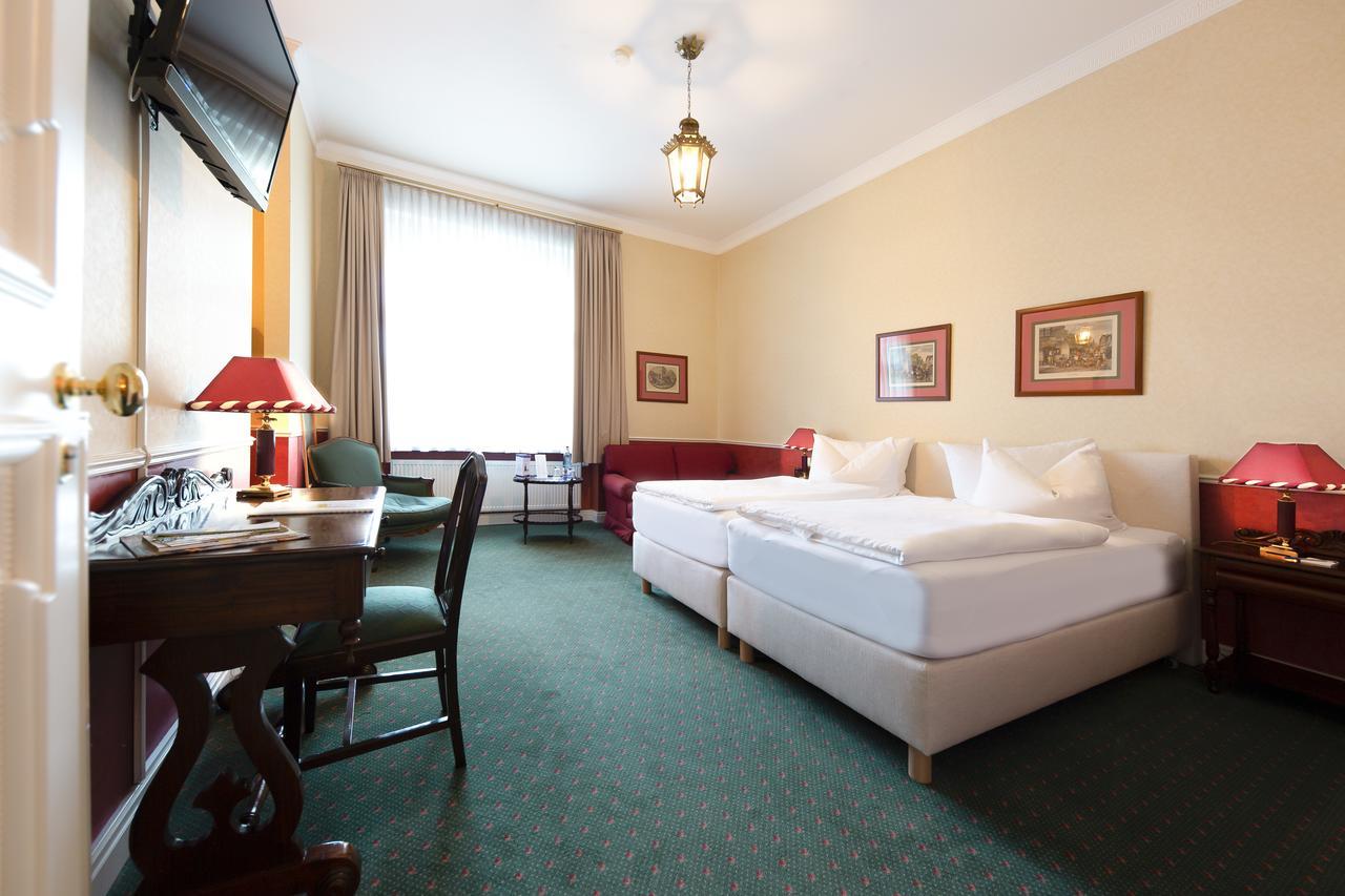 Schlosshotel Villa Westerberge Ашерслебен Экстерьер фото